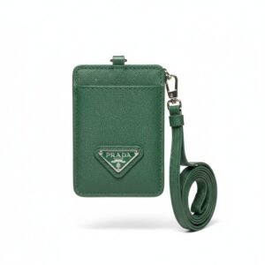 حاملة بطاقات وتعليقة هويّة برادا من جلد سافيانو باللون الأخضر والحرير الأبيض – Prada Saffiano Leather Badge Holder Green & White